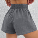 Shorts de pierna ancha con diseno de parche de letra