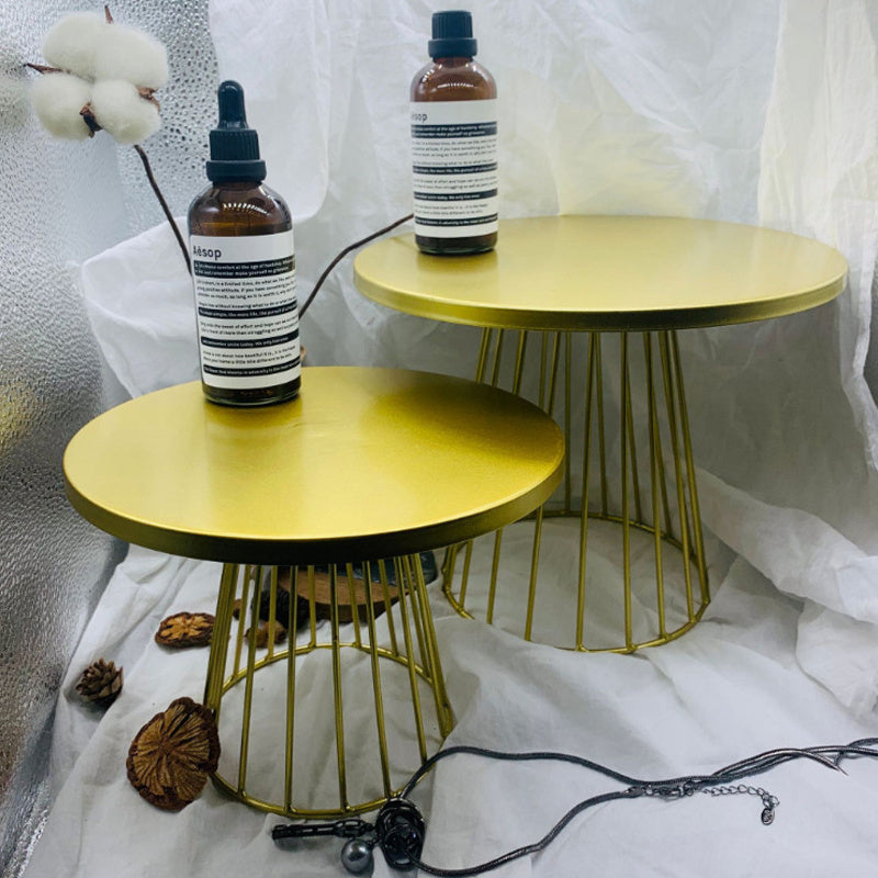 Soporte para Tartas de Metal Dorado de 2 Niveles 20cm/7.87in & 25cm/9.84in - Bandeja Decorativa Segura para Alimentos en Hierro Pulido, Ideal para Cupcakes, Pasteles y Eventos - Diseño Festivo, Construcción Duradera, Perfecto para Bodas, Cumpleaños y Hog