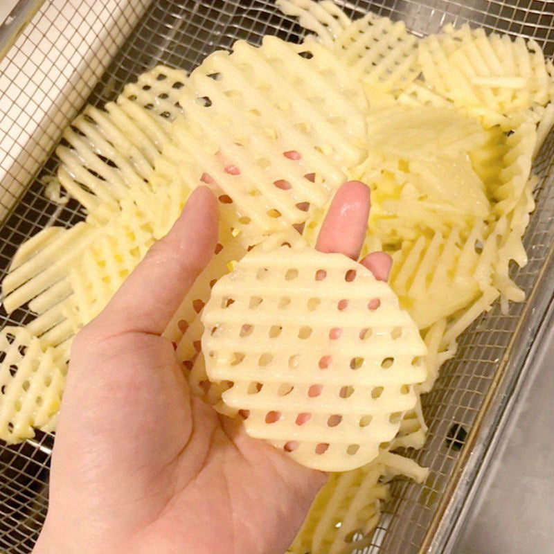 1pc Cortador Manual de Patatas de Madera - Cuchilla Ondulada Reciclada para Papas Fritas y Verduras, Utensilio de Cocina con Mango Ergonómico, Sin Necesidad de Electricidad, Rebanadora y Picadora de Vegetales, Diseño en Madera Natural, Agarre Cómodo