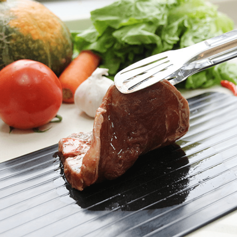 Tabla mágica para descongelar carne rápidamente - Bandeja de aluminio con bordes de silicón, descongelador eficiente de carne congelada para cocina, ideal para descongelar carne de forma rápida y fácil, dispositivo para descongelar carne