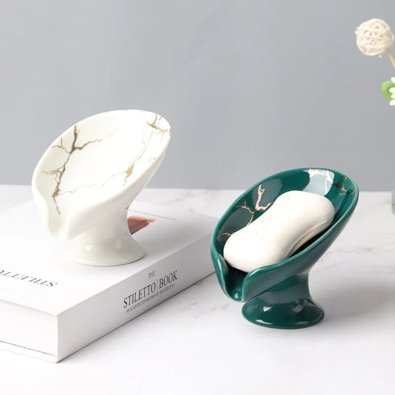 Soporte para Jabón de Cerámica de 1 Pieza - Diseño con Efecto Mármol en Forma de V y Agujeros de Drenaje, Organizador Blanco y Dorado para Encimera de Baño para Almacenamiento en la Ducha y el Lavabo