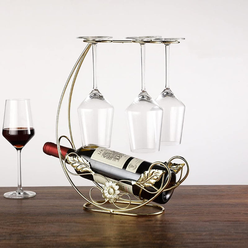 Soporte de botella de vino vintage y vaso con diseño metálico ornamentado - Alberga 1 botella y 4 vasos con tallo, ideal para decoración del hogar, fiestas y regalos de vacaciones, decoración de botella de vino.