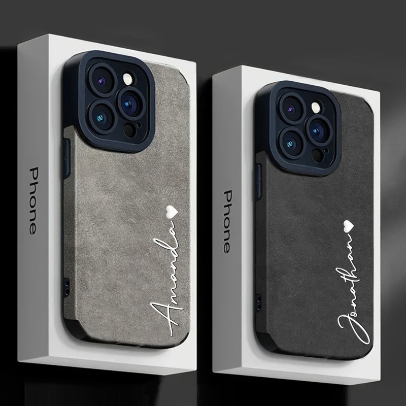 Fundas para iPhone 16 15 14 13 12 11 Pro Max de Cuero Sintético Suave y Elegante con Iniciales Personalizadas, Antigolpes y Grabado en 3D - Modelo Plus