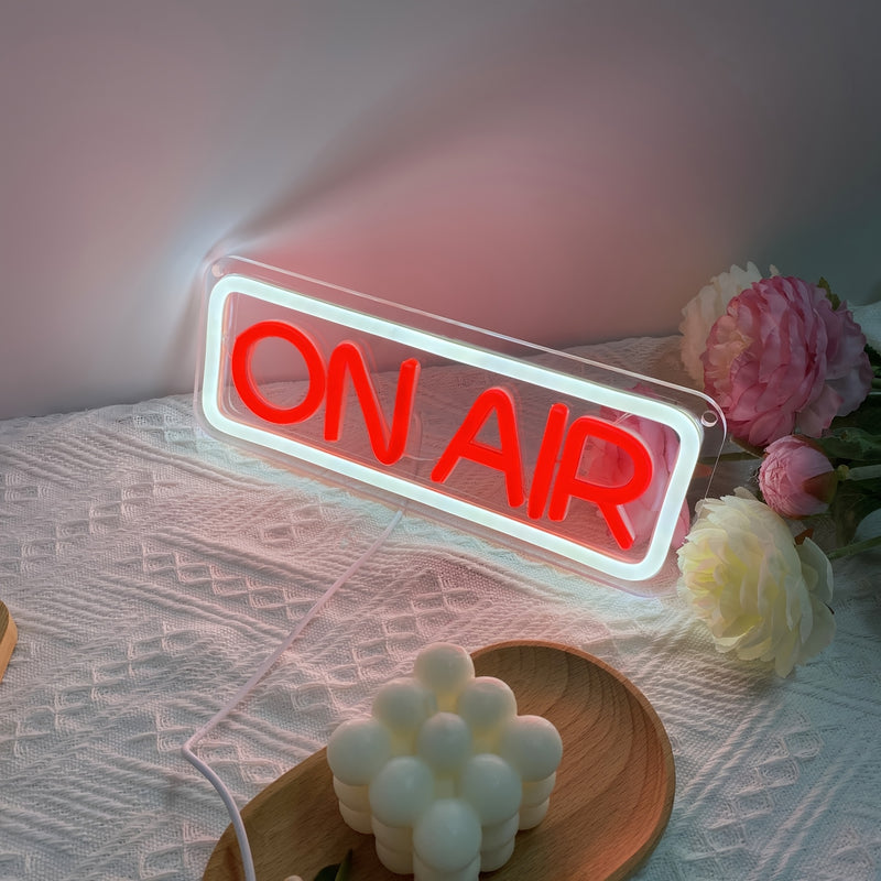 Luz de neón GOZYE On Air - Decoración de pared LED regulable para transmisiones en vivo, podcasts, bares, clubes y estudios - Alimentado por USB, fácil de instalar, marco blanco con resplandor rojo, ideal para discotecas y cuevas de hombres, luces de neó