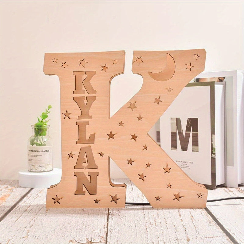 1pieza Personalizado Madera Colgante Regalo, Letra de Luz de Nombre Personalizado, Interfaz USB, 26 Letras para Elegir, Adecuado para Dormitorio, Escritorio, Decoración de Bodas, Regalo Perfecto para Parejas, Hijos, Hijas y Amigos en Pascua, Día de San V