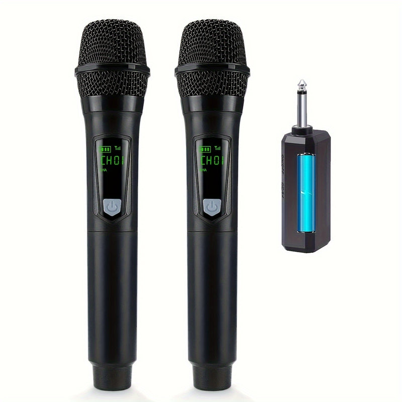 Este micrófono inalámbrico portátil y multifuncional cuenta con un diseño dinámico y viene con tres baterías recargables, lo que lo hace ideal para cantar al aire libre y hacer karaoke.