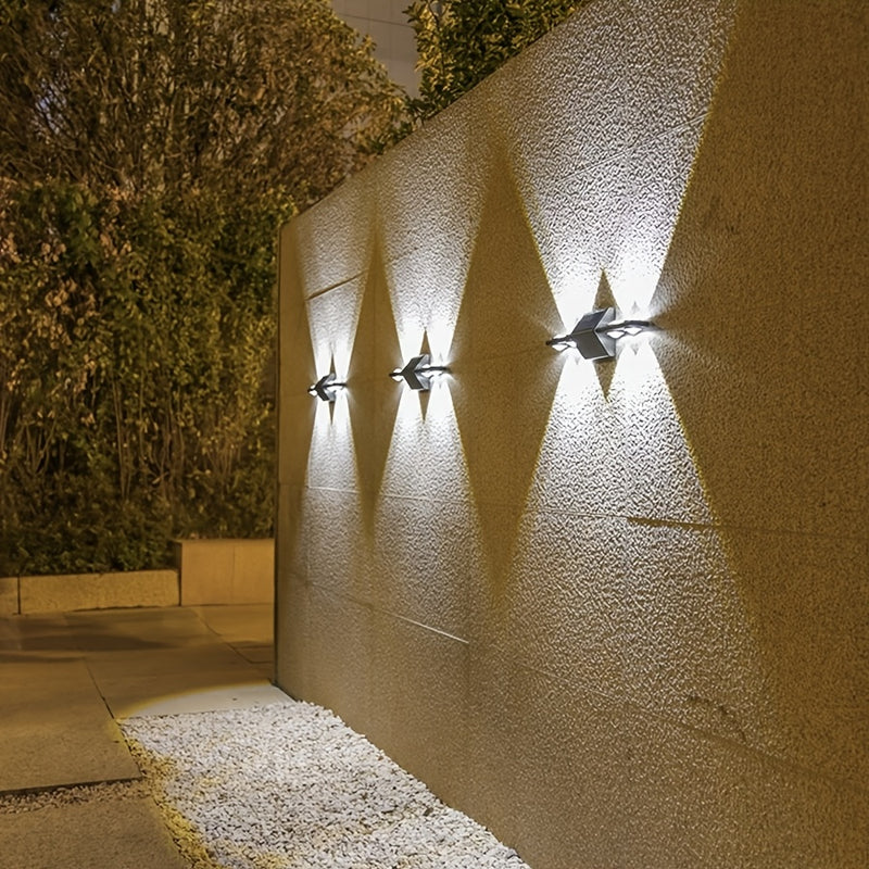 Lámpara de pared LED con energía solar y base desmontable - Iluminación exterior para jardín, terraza y patio, clasificada IP44, batería de níquel, montaje semi-inclinado, diseño de plástico negro, luz de decoración para jardín | Diseño de lámpara de par