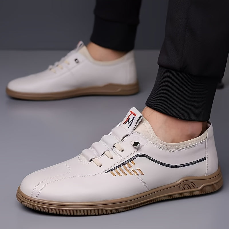 Zapatos casuales para hombre, ligeros y con suela suave, zapatos de conducción, zapatos de moda versátiles con patrón aleatorio, diseño de corte bajo, suela de TPR, forro de tela y parte superior.