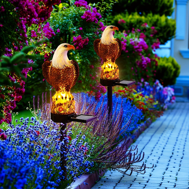 Pack de 2 reflectores solares con diseño de águila, luces decorativas para exteriores en ABS pulido, acentos de cristal LED de bajo consumo, montaje semiempotrado, control con sensor de luz, base B15d, carga solar de 600mAh, ideal para jardín, césped, pa