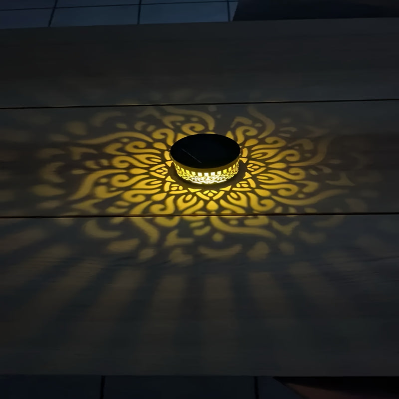 1/2 piezas de luz solar exterior para pared, lámpara LED amarillo cálido, luz de valla de metal con tema solar, adecuada para jardín, patio, balcón, villa, puerta, iluminación de paisaje eficiente en energía