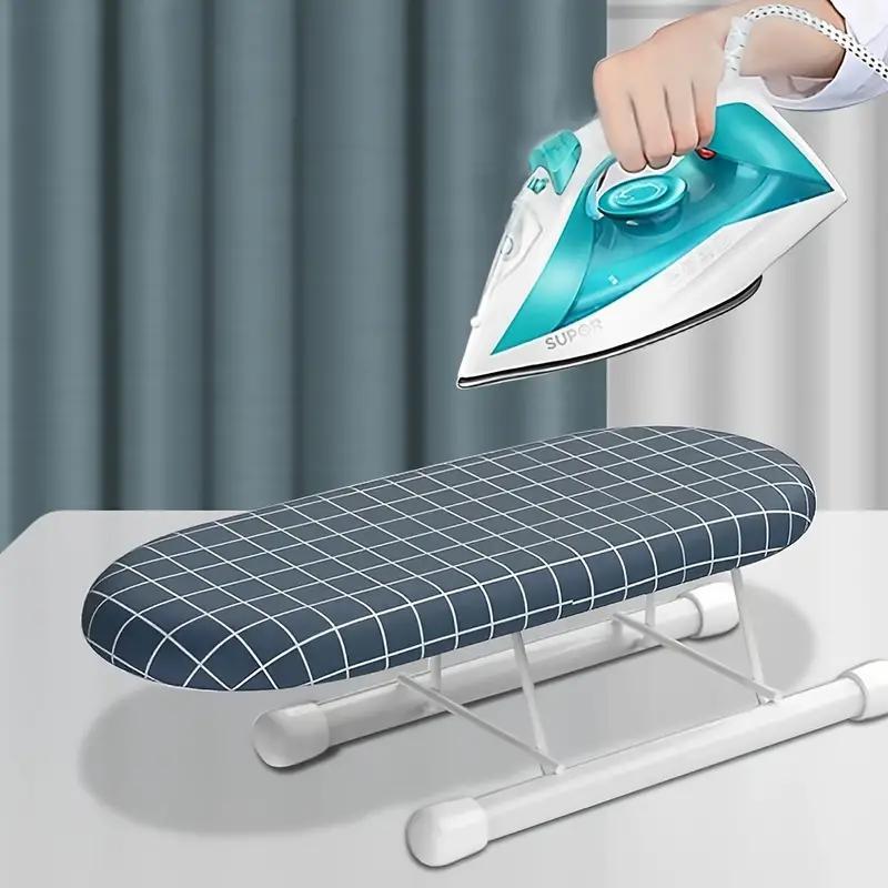 Tablero de planchar compacto con patrones variados, pies antideslizantes plegables, base resistente al calor, diseño ahorrador de espacio, ideal para costura y manualidades, tablero portátil pequeño