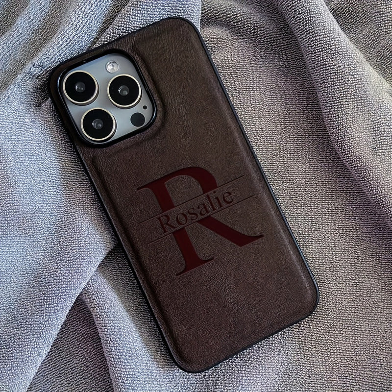 Estuche personalizado de lujo para negocios para modelos de iPhone 11 a 16 Pro Max, con iniciales personalizadas y grabado láser en una funda de piel sintética resistente a los golpes.