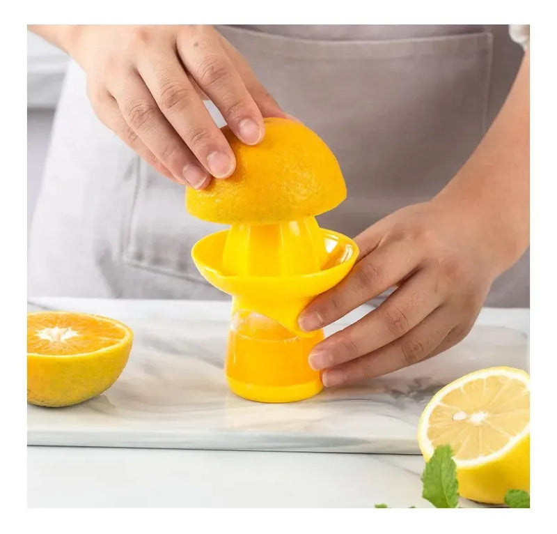 Exprimidor De Limones 2 En 1 Con Spray Boquilla Adaptable Amarillo