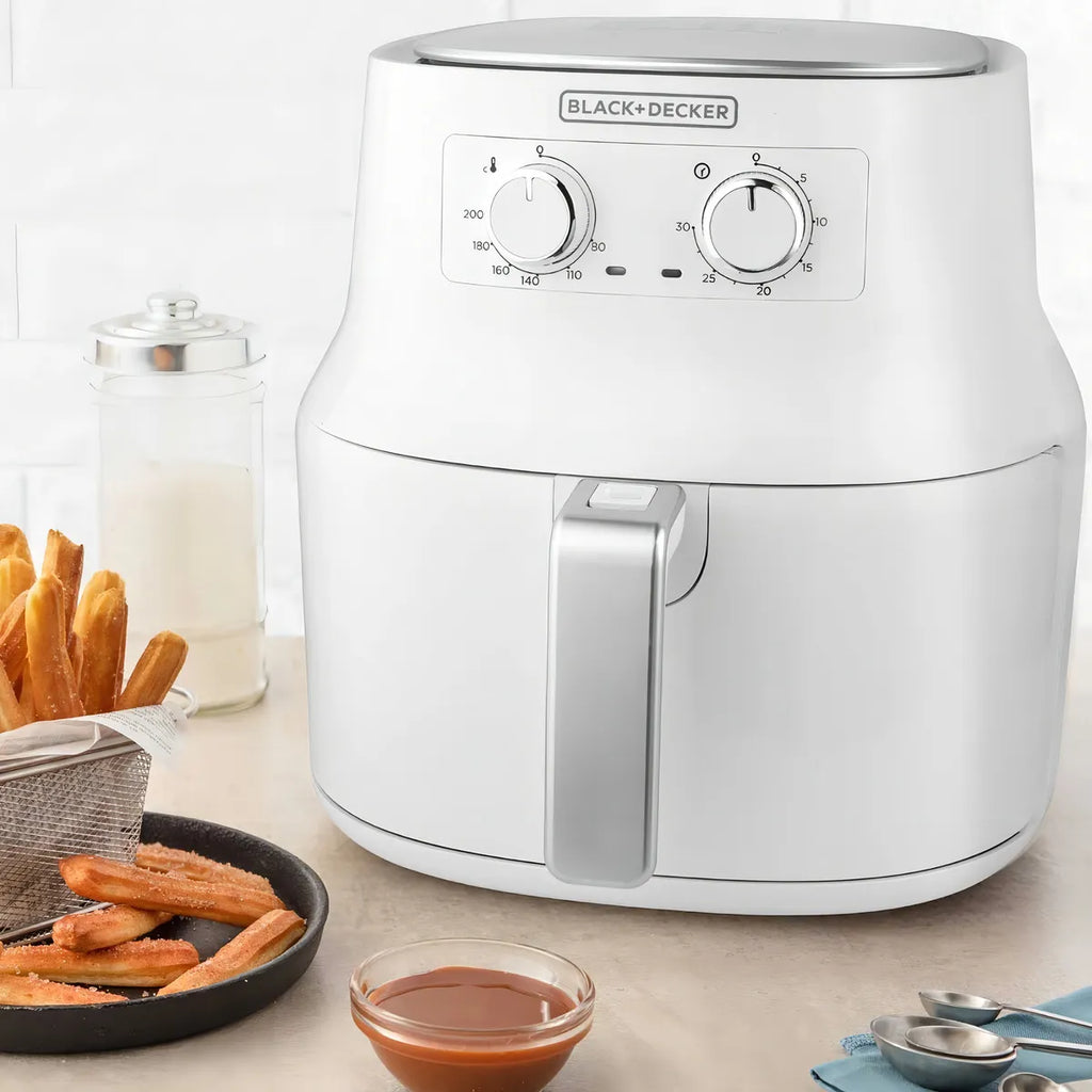 Freidora De Aire Black And Decker 4.5 Litros Hf4004w Blanco