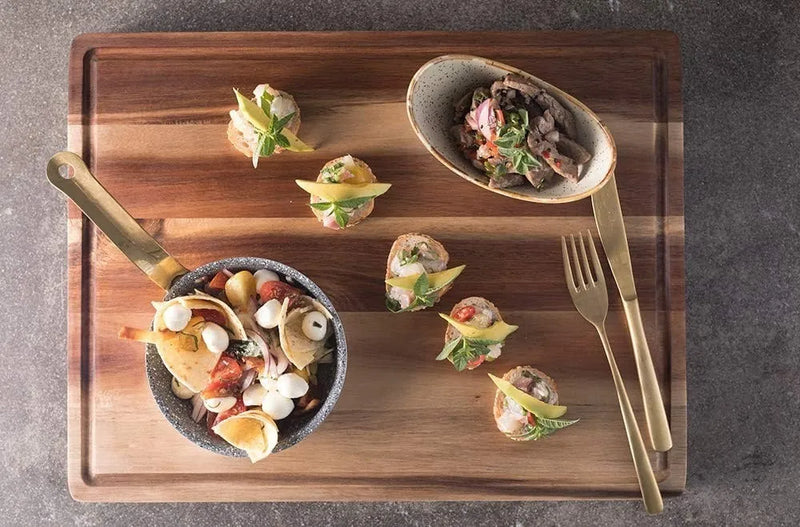 Tablas De Madera Teca Para Picar Alimentos Mediana Con Ranur Liso Marrón