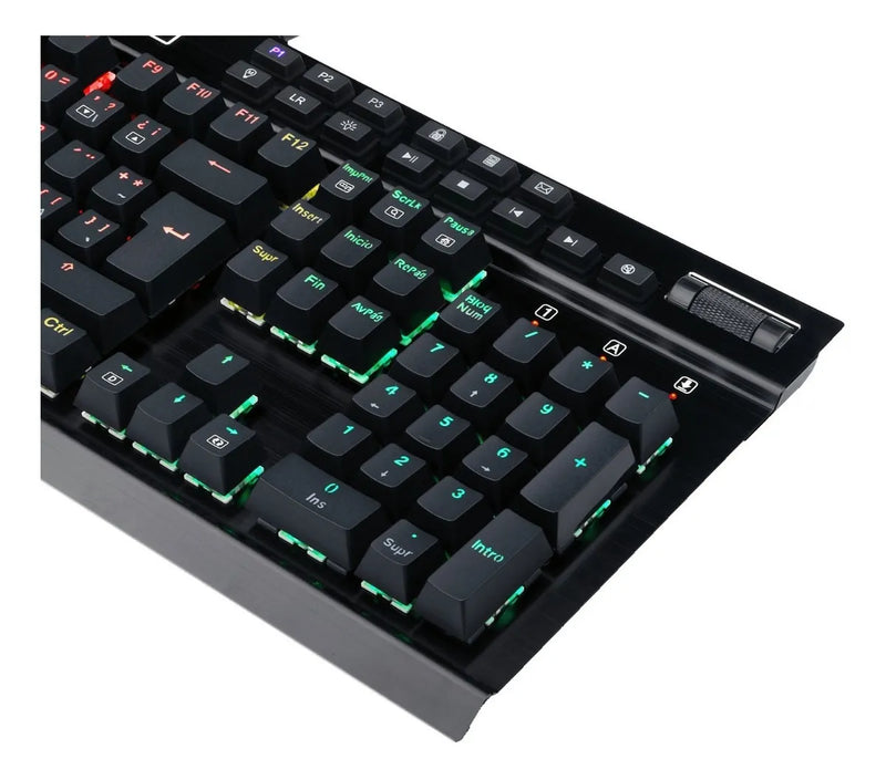 Teclado Redragon Yama QWERTY Outemu Purple español latinoamérica color negro con luz RGB