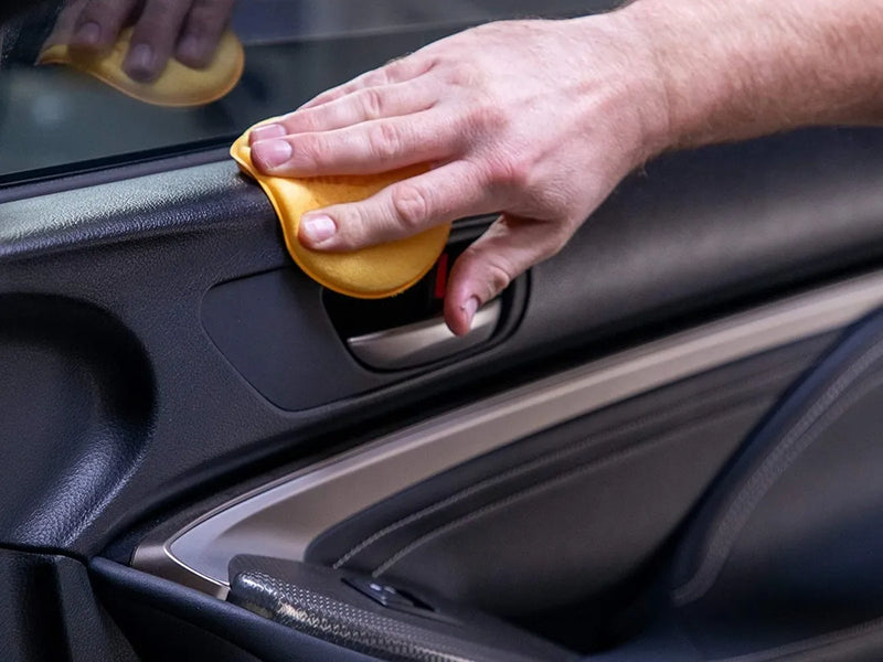 Meguiar´s Ultimate Protectant + Aplicador - Restaurador