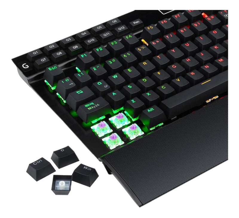 Teclado Redragon Yama QWERTY Outemu Purple español latinoamérica color negro con luz RGB