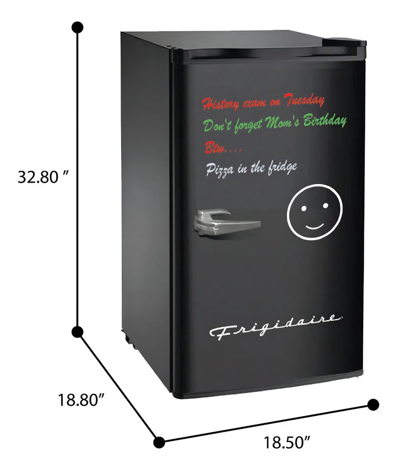 Nevera frigobar Frigidaire EFR331 color negro con capacidad de 91L