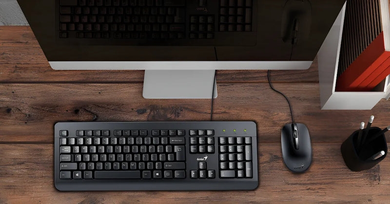 Kit de teclado y mouse Alámbrico Genius KM-160 de color negro- En español