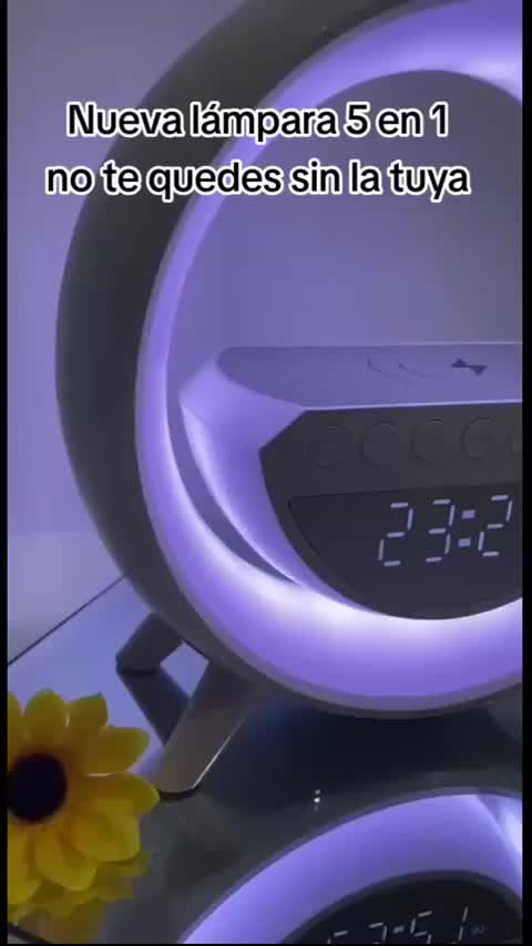 Lampara Parlante Con Bt Cargador Inalámbrico Y Reloj