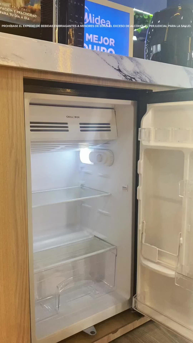 Minibar Electrolux frost 90L 1 puerta negro ERD090G3HWB
