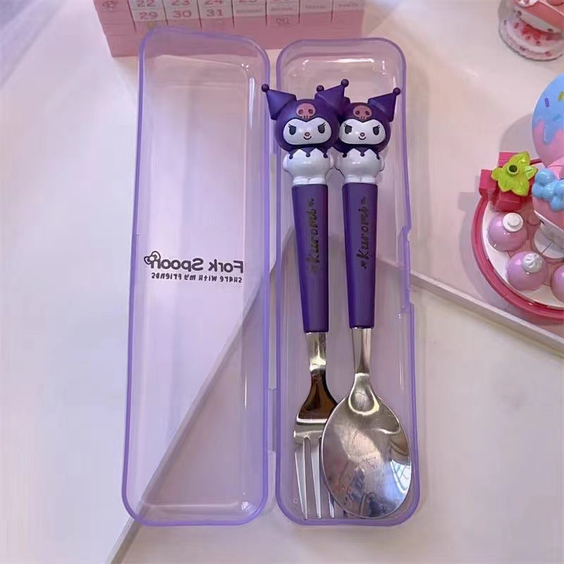 Juego de Cubiertos de Acero Inoxidable de Sanrio con Dibujos Animados 2pcs - Tenedor y Cuchara Portátiles con Mangos de Personajes Adorables para Uso en la Comida y la Cocina