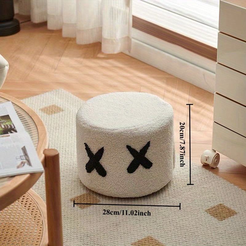 Un taburete redondo de madera maciza removible y lavable, un pequeño taburete para uso doméstico, un taburete creativo con cara feliz en piel de cordero para cambiar zapatos