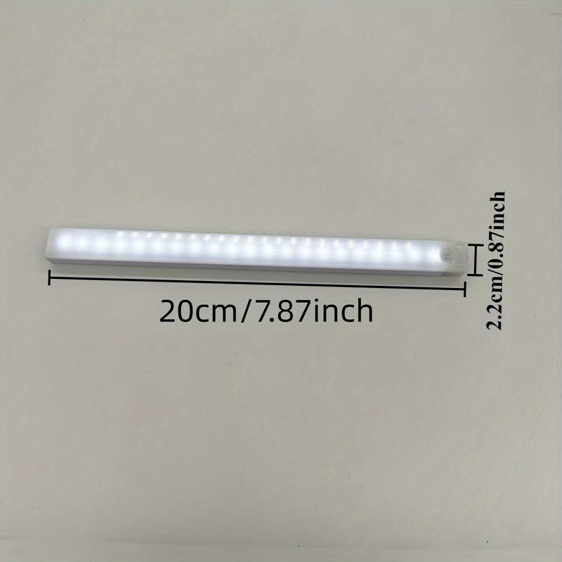 Conjunto de 8 Luces LED con Sensor de Movimiento para Armarios, Recargables por USB y Batería (200mAh), Ahorro de Energía Montadas en la Pared para Cocina, Guardarropa, Escalera, Pasillo y Estante - Diseño Blanco Elegante y Moderno