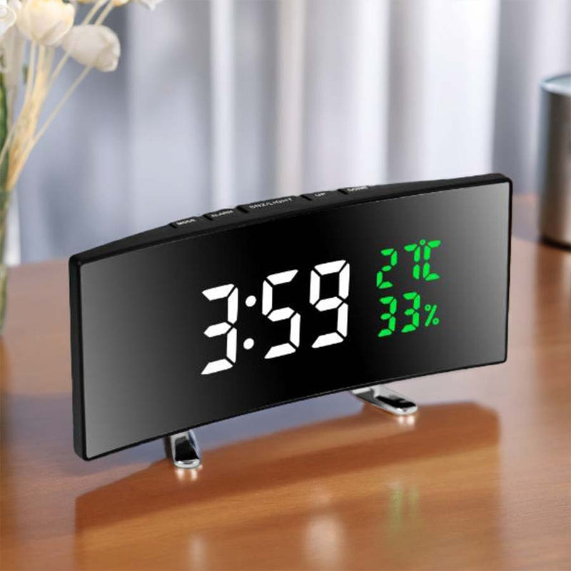 1 pieza, reloj despertador LED multifuncional de 6,6 pulgadas con pantalla grande curva - El reloj puede mostrar la hora, la temperatura y la humedad, enchufar para usar/tres baterías AA (solo con batería, la pantalla se apagará automáticamente)