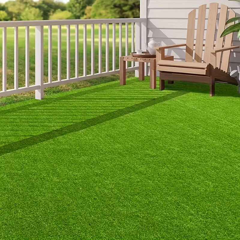 4 Rollos de Césped Artificial para Exteriores - con Agujeros de Drenaje y Base Negra Reforzada, Resistente a Alto Tráfico, Ideal para Patio, Jardín o Decoración de Bodas - Fácil Mantenimiento, Aspecto Natural, Uso Todo el Año