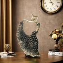 Estatuilla de bailarina de pavo real elegante de resina, escultura coleccionable abstracta moderna, decoración versátil para interiores y exteriores, acento artístico para el hogar, regalo ideal para parejas, no necesita electricidad.