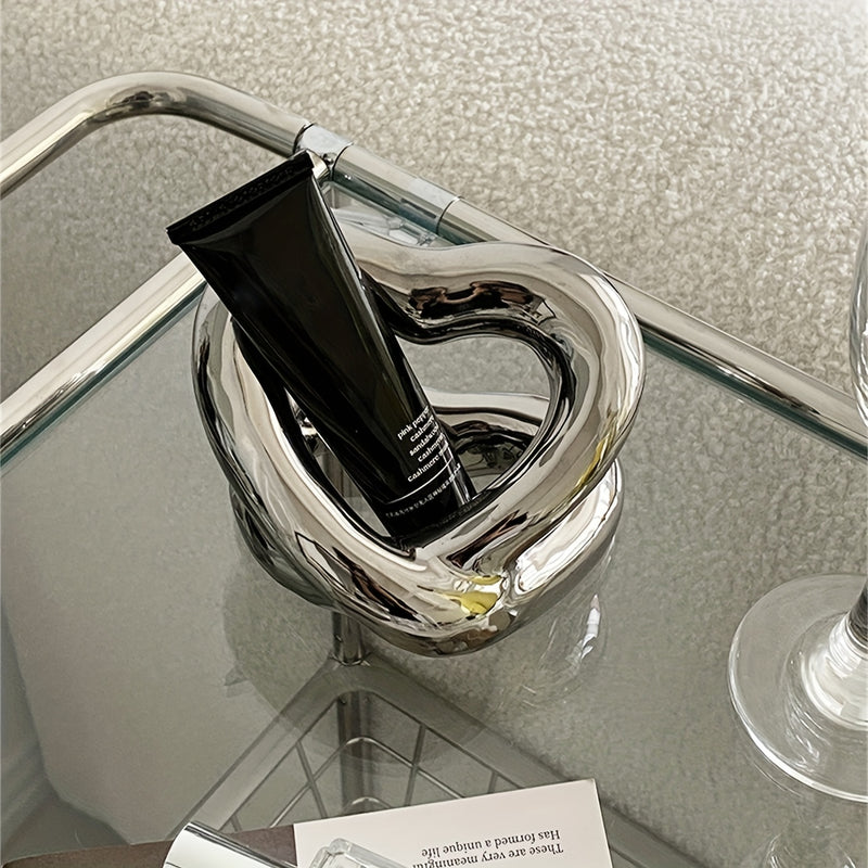 1pc Elegante Soporte para Cepillos de Dientes de Cerámica en Forma de Corazón - Elegante Negro y Blanco, Diseño Independiente para Almacenamiento en el Tocador de Baño de Parejas, Perfecto para Cepillos de Dientes y Pequeños Accesorios