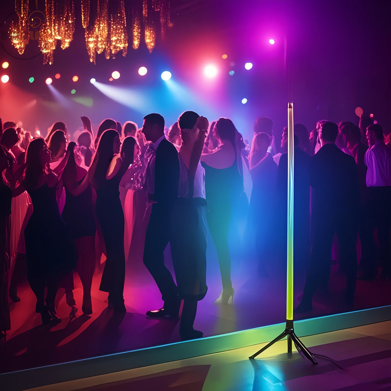 Lámpara de suelo inteligente RGB LED de esquina BINDLAN, lámpara de plástico independiente con control remoto + cable USB, inalámbrica, ideal para decoración de sala de estar, decoración de sala de estar | Decoración moderna | Lámpara alimentada por USB,