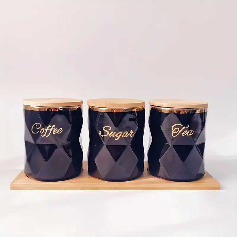 Juego de 3 Tarros Cerámicos con Borde Dorado y Etiquetas Grabadas, Bandeja de Madera - Almacenamiento Elegante para Azúcar, Café, Té - Ideal para Oficina y Cocina
