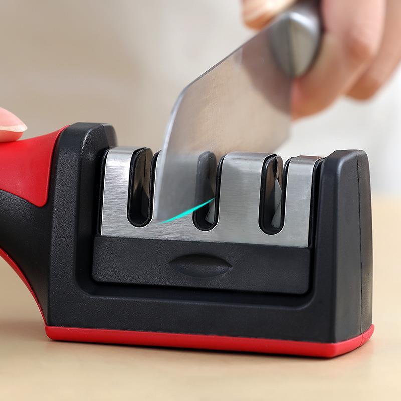 Afilar cuchillos manual de 3 etapas con mango rojo y negro - Acero inoxidable duradero para uso doméstico, esencial de cocina, estación de afilado de cuchillos | Herramienta de cocina moderna | Construcción duradera, afilador de cuchillos para el hogar
