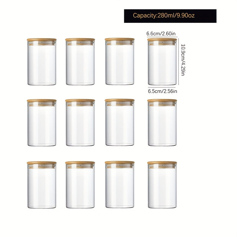 Un conjunto de doce frascos redondos transparentes con tapas de bambú, fabricados con vidrio de borosilicato de alta calidad, adecuados para almacenar granos, frijoles de café y hojas de té, con capacidades de 210 ml, 280 ml y 340 ml.