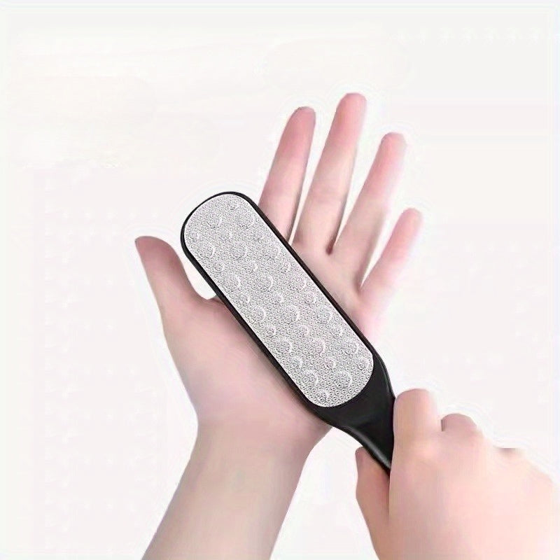 Un limpiador de pies de doble cara de acero inoxidable diseñado para áreas gruesas y delgadas, exfoliante y adecuado para piel seca y húmeda, ayuda a eliminar y lograr pies suaves, ideal para uso profesional de pedicura | Remover | Limpiador | Lijador de