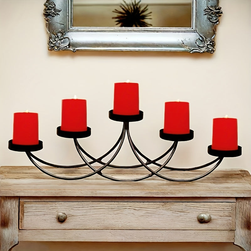 Cinco Soportes de Velas Negras, Soportes de Velas de Metal con un Tema de Hogar, Acabados con Pintura, Adecuados para Instalación en Mesas, Decoración Elegante para Comedores y Salas de Estar.