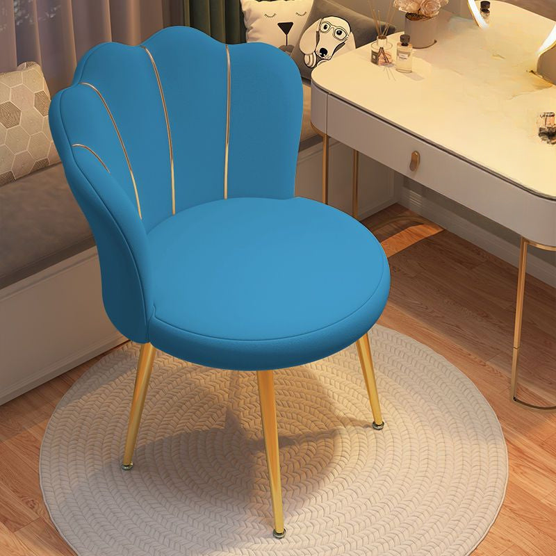 Silla de comedor nórdica ergonómica con marco de metal dorado - Forro negro, cómoda para oficina y juegos, ideal para el hogar, salón o dormitorio, perfecta para el trabajo, la relajación y ocasiones especiales, silla de oficina ergonómica, mueble versát
