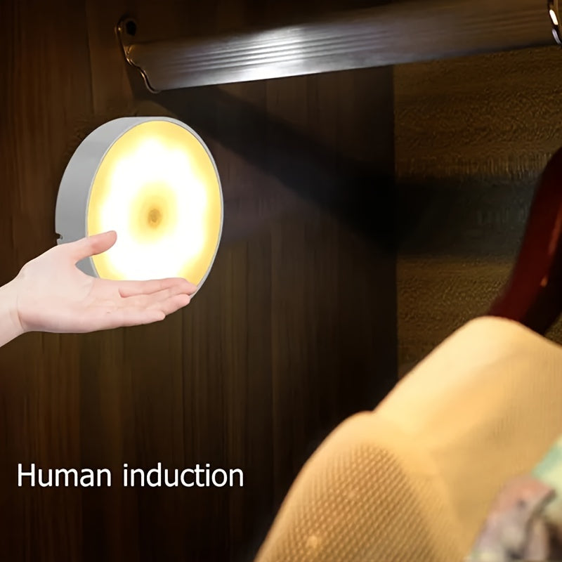 6 luces LED con sensor de movimiento recargables por USB – Iluminación moderna con brillo ajustable para mesita de noche y escaleras, diseño en plástico blanco para dormitorio, residencia y uso en el hogar, luz con sensor de movimiento para interiores