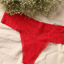 Como por arte de magia, tanga de encaje - rojo