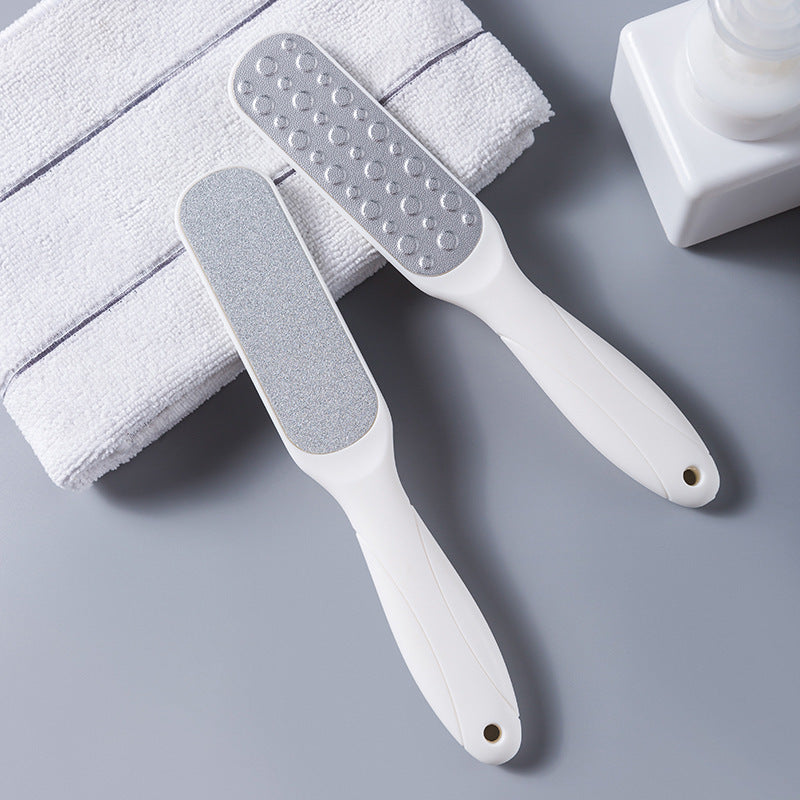 4 piezas de limpiador de pies de doble acción y raspadores - Herramienta exfoliante ergonómica de doble punta para pies muertos claros beige y pies rotos - Cuidado personal manual sin batería (plástico duradero), eliminador de pies, cuidado exfoliante de