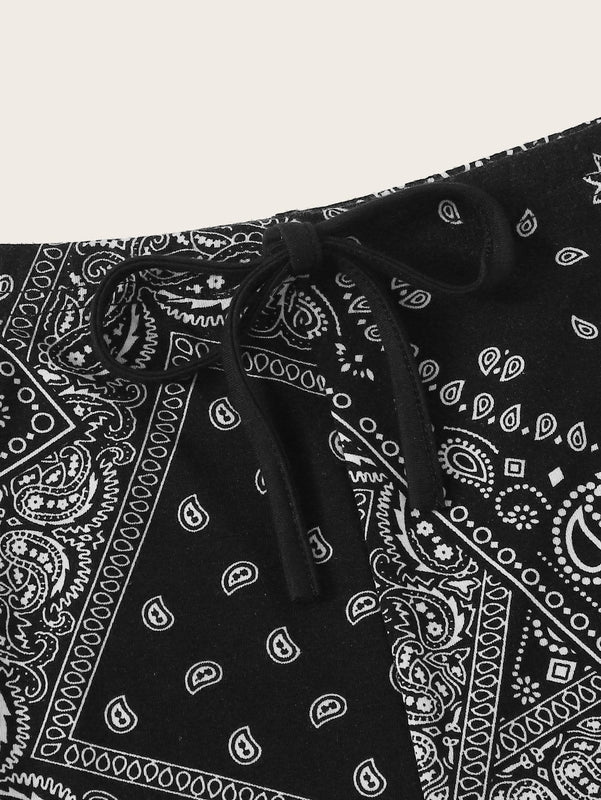 EZwear Shorts delfin con estampado de paisley de cintura con cordon