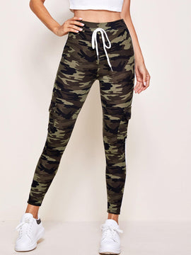 EZwear Pantalones deportivos de camuflaje con bolsillo lateral con solapa unido en contraste con cordon delantero
