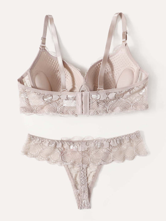 Set de lenceria con corazon con encaje con aro