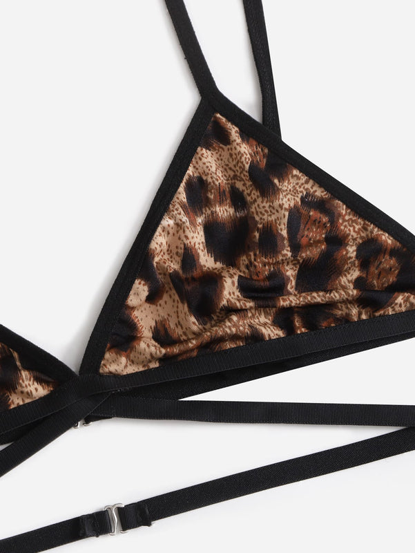 Set de lenceria de leopardo con abertura