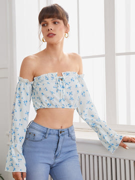 VCAY Top corto de hombros descubiertos con estampado floral de manga con volante con cordon delantero