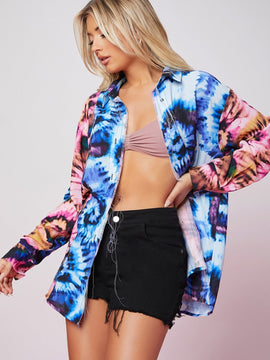 Camisa amplia con boton delantero con lavado de tie dye
