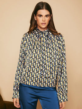Top de cuello con cordon con estampado